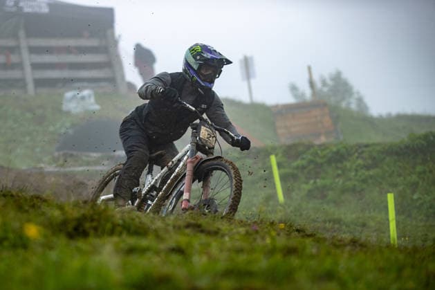 Whoop UCI Mountainbike World Series Leogang Downhill VERGIER Loris COMMENCAL MUC-OFF BY RIDING ADDICTIONat Whoop UCI Mountainbike World Series Leogang Downhill, 12.06.2026,in Leogang,AUT Foto: Sebastian Sternemann