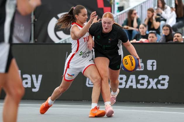12.June. 2026 – Basketball – FIBA 3x3 World Tour Masters 2026-TUR vs IRL-women-U23 NATIONS LEAGUE Akpinar (türkiye) and Coogan (Ireland) in one-on-one A1 Arena am Heumarkt A1 Arena am Heumarkt ,Vienna Vienna A1 Arena am Heumarkt AUSTRIA