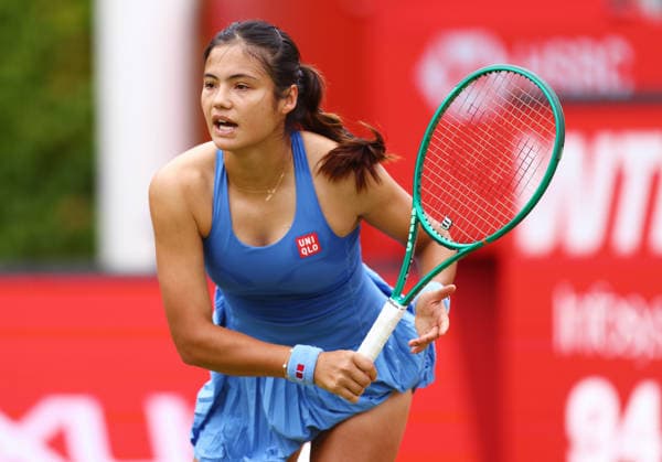 2026 HSBC Tennis Championships, Queens Club, London, UK - 12 06 2026 Emma Raducanu (GBR) in action during her second round match against Sorana Cristea (ROU) in the HSBC 2026 Championships at Queens Club in London London Queens Club London GBR Copyright: xMarkxGreenwoodx