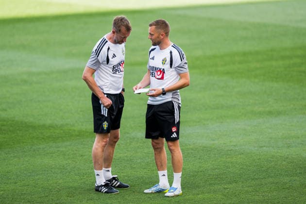 260612 Head coach Graham Potter and Assistant coach Sebastian Larsson of the Swedish national football team at a training session during day 2 of the FIFA World Cup, WM, Weltmeisterschaft, Fussball 2026 on June 12, 2026 in Dallas. Photo: Petter Arvidson BILDBYRAN kod PA PA1229 fotboll football soccer fotball vm fotbolls-vm fotball-vm fotbolls-vm 2026 fifa world cup 2026 träning practice training sverige sweden sverige a bbeng