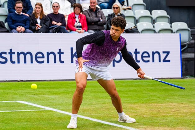 Stuttgart, GERMANY - June 12: Ben Shelton (USA) during the Singles Match between Ben Shelton (USA) vs. Marcos Giron (USA) at BOSS OPEN 2026, Tennisanlage Weissenhof on June 12, 2026 in Stuttgart, Germany. Baden-Württemberg Germany Copyright: xTimoxSteinx
