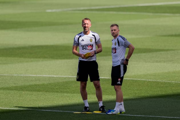 260612 Head coach Graham Potter and assistant coach Sebastian Larsson of the Swedish national football team at a training session during day 2 of the FIFA World Cup, WM, Weltmeisterschaft, Fussball 2026 on June 12, 2026 in Dallas. Photo: Petter Arvidson BILDBYRAN kod PA PA1229 fotboll football soccer fotball vm fotbolls-vm fotball-vm fotbolls-vm 2026 fifa world cup 2026 träning practice training sverige sweden sverige a bbeng