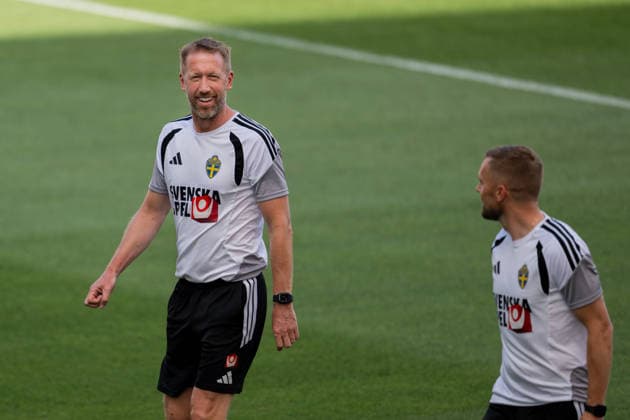 260612 Head coach Graham Potter and assistant coach Sebastian Larsson of the Swedish national football team at a training session during day 2 of the FIFA World Cup, WM, Weltmeisterschaft, Fussball 2026 on June 12, 2026 in Dallas. Photo: Petter Arvidson BILDBYRAN kod PA PA1229 fotboll football soccer fotball vm fotbolls-vm fotball-vm fotbolls-vm 2026 fifa world cup 2026 träning practice training sverige sweden sverige a bbeng