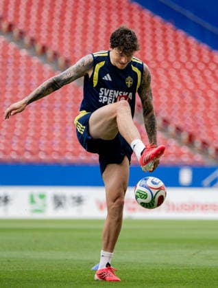 260612 Victor Nilsson Lindelöf of the Swedish national football team at a training session during day 2 of the FIFA World Cup, WM, Weltmeisterschaft, Fussball 2026 on June 12, 2026 in Dallas. Photo: Petter Arvidson BILDBYRAN kod PA PA1229 fotboll football soccer fotball vm fotbolls-vm fotball-vm fotbolls-vm 2026 fifa world cup 2026 träning practice training sverige sweden sverige a bbeng