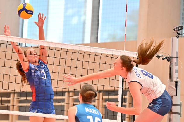LJUBLJANA, SLOVENIA - JUNE 12: Eva Zatkovic of Slovenia (R) in action against Matthildur Einarsdottir of Iceland (L) during the 2026 Women s European Volleyball League match between Iceland and Slovenia at Vizmarje Brod Sports Hall, Ljubljana on June 12, 2026 in Ljubljana, Slovenia. (Photo by Igor Kupljenik Sports Press Photo).  Copyright: xIgorxKupljenikx xSPPx Sportspressphoto_SPR165246