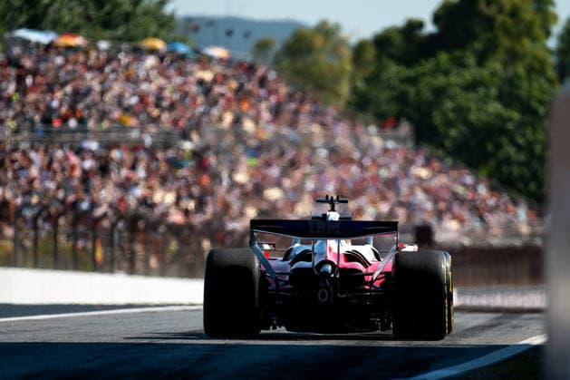 ESP, MSC Cruises Grand Prix von Barcelona-Katalonien, Freies Training, Formel 1 Weltmeisterschaft Saison 2026 12.06.2026, Circuit de Barcelona Catalunya, Barcelona, ESP, MSC Cruises Grand Prix von Barcelona-Katalonien, Freies Training, Formel 1 Weltmeisterschaft Saison 2026, im Bild Charles Leclerc (Scuderia Ferrari HP, Monaco, 16) im SF-26 in der Boxengasse, dahinter Fans Zuschauer,