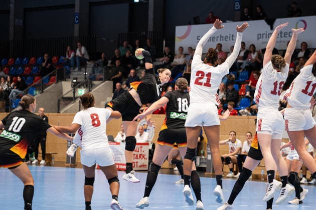 U20 Frauen-Nationalmannschaft Deutschland (GER) vs. U20 Frauen-Nationalmannschaft Frankreich (FRA), Handball, Vier-Nationenturnier, 12.6.2026, Saision 2025 2026, Hannover Marlene Tucholke (Deutschland U20 Frauen, 20, spielt bei HC Leipzig) im Torwurf Hannover Sportzentrum Vinnhorst Deutschland
