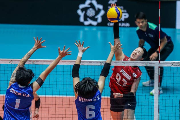 (260612) -- ILOCOS SUR PROVINCE, June 12, 2026 -- Kang Sohwi (3rd L) of South Korea competes during the pool A volleyball match between South Korea and Chinese Taipei at the 2026 AVC Women s Cup in Ilocos Sur Province, the Philippines, June 12, 2026. ) (SP)PHILIPPINES-ILOCOS SUR PROVINCE-VOLLEYBALL-AVC WOMEN S CUP RouellexUmali 