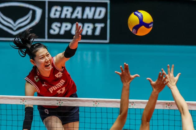 (260612) -- ILOCOS SUR PROVINCE, June 12, 2026 -- Na Hyunsoo (Back L) of South Korea competes during the pool A volleyball match between South Korea and Chinese Taipei at the 2026 AVC Women s Cup in Ilocos Sur Province, the Philippines, June 12, 2026. ) (SP)PHILIPPINES-ILOCOS SUR PROVINCE-VOLLEYBALL-AVC WOMEN S CUP RouellexUmali 