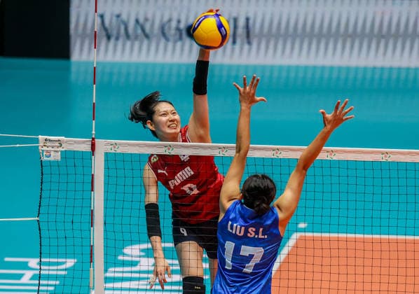 (260612) -- ILOCOS SUR PROVINCE, June 12, 2026 -- Na Hyunsoo (Back L) of South Korea competes against Liu Shuang Ling (Front R) of Chinese Taipei during the pool A volleyball match between South Korea and Chinese Taipei at the 2026 AVC Women s Cup in Ilocos Sur Province, the Philippines, June 12, 2026. ) (SP)PHILIPPINES-ILOCOS SUR PROVINCE-VOLLEYBALL-AVC WOMEN S CUP RouellexUmali 