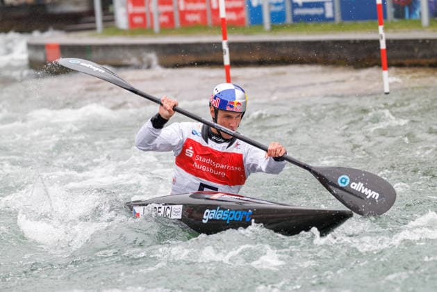 Jakub Krejci (CZE) bei ICF CANOE SLALOM WORLD CUP, Kanusport, Männer, Kajak, 2026, am 12.06.2026 in Augsburg, Eiskanal. Bayern Deutschland