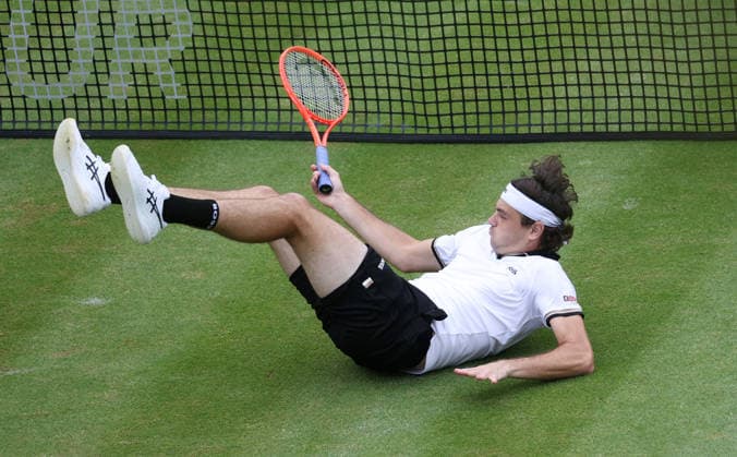 Stuttgart , Tennis , BOSS Open , Taylor Fritz (USA) am Boden
