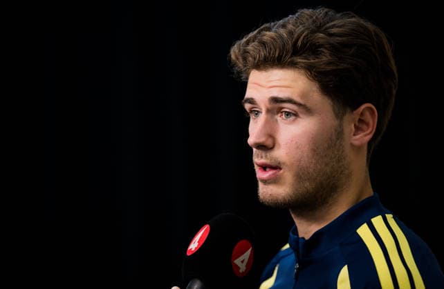260612 Besfort Zeneli of the Swedish men s national football team in the mixed zone after a training session during day 2 of the FIFA World Cup, WM, Weltmeisterschaft, Fussball 2026 on June 12, 2026 in Dallas. Photo: Petter Arvidson BILDBYRAN kod PA PA1230 fotboll football soccer fotball vm fotbolls-vm fotball-vm fotbolls-vm 2026 fifa world cup 2026 mixed zone sverige sweden sverige a day 2 bbeng