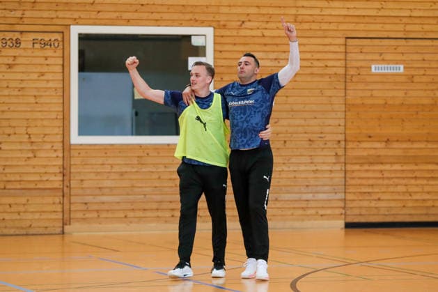 12.06.2026, xgox, Handball - EHF Champions League Media Day - und Abschlusstraining emspor, v.l. Tobias Grondahl (Berlin, 15), Aitor Arino (Berlin, 14) Zweikampf, Duell, Kampf, tackle Koeln