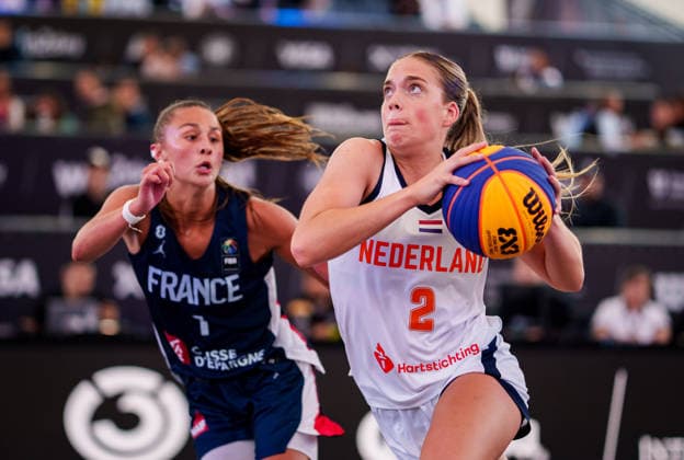 BASKETBALL - FIBA 3x3 World Tour VIENNA,AUSTRIA,12.JUN.26 - BASKETBALL - FIBA 3x3 World Tour. Image shows Floor Trijntje Cornelia Toornstra (NED) and Rosanne Le Seyec (FRA).  GEPAxpictures xEdgarxEisner