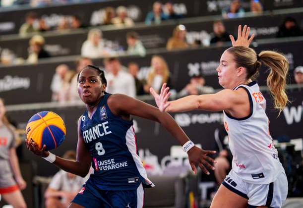 BASKETBALL - FIBA 3x3 World Tour VIENNA,AUSTRIA,12.JUN.26 - BASKETBALL - FIBA 3x3 World Tour. Image shows Daniela Dibanzilua (FRA) and Floor Trijntje Cornelia Toornstra (NED).  GEPAxpictures xEdgarxEisner