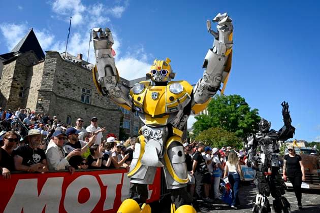 24H DU MANS PHOTOPQR OUEST FRANCE Marc OLLIVIER ; Le Mans ; 12 06 2026 ; Les robots géants Ce vendredi 12 juin 2026, soit la veille du départ des 24 Heures du Mans, la 30e édition de la grande parade des pilotes défile dans le centre de Le Mans ( Sarthe ) Photo : Marc Ollivier Ouest-France Le Mans, France, june 12th 2026 24 Hours of Le Mans - The grand parade of drivers Le Mans France  Copyright: xPHOTOPQR OUESTxFRANCE MAXPPPxMarcxOLLIVIERx 20260612OFR6381 20260612OFR6381