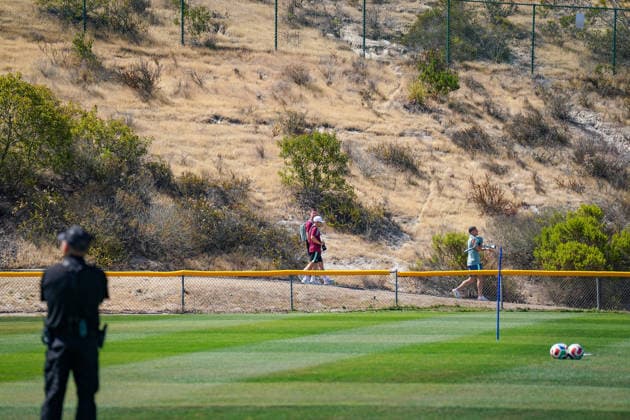 USA: Fussball FIFA World Cup, WM, Weltmeisterschaft, Fussball 2026 Training der Schweizer Nationalmannschaft im Basecamp San Diego (San Diego Jewish Academy, Carmel Valley, San Diego, Kalifornien): Nati Team auf dem Weg zum Training, Impression