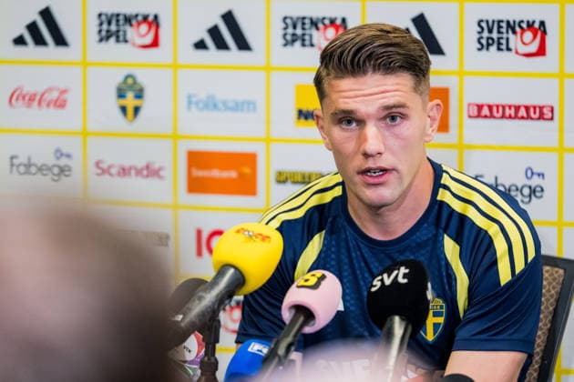 260612 Viktor Gyökeres of the Swedish men s national football team in the mixed zone after a training session during day 2 of the FIFA World Cup, WM, Weltmeisterschaft, Fussball 2026 on June 12, 2026 in Dallas. Photo: Petter Arvidson BILDBYRAN kod PA PA1230 fotboll football soccer fotball vm fotbolls-vm fotball-vm fotbolls-vm 2026 fifa world cup 2026 mixed zone sverige sweden sverige a day 2 bbeng