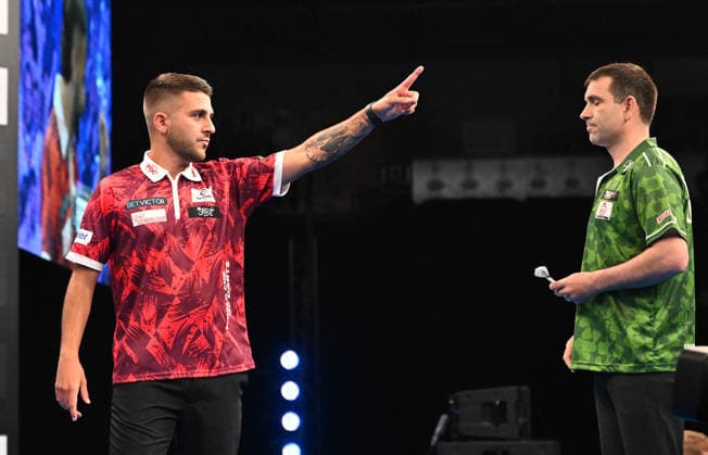 12.06.2026, xhbx, Dart World Cup of Darts 2026, v.l. Craig Galliano (Gibraltar), William O Connor (Irland) (DFL DFB REGULATIONS PROHIBIT ANY USE OF PHOTOGRAPHS as IMAGE SEQUENCES and or QUASI-VIDEO) Frankfurt