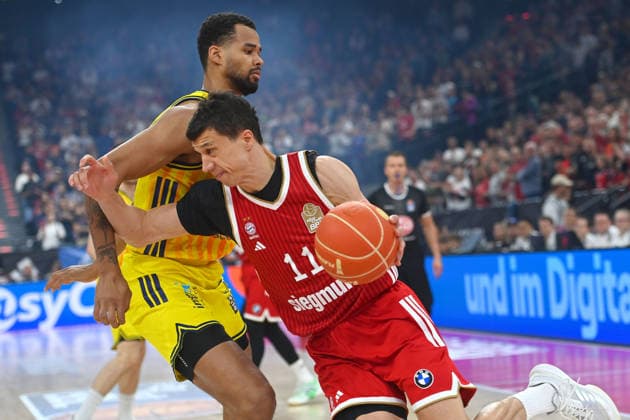 VLADIMIR LUCIC (FCB), Aktion,Zweikampf gegen Norris AGBAKOKO (Berlin) Basketball BBL,Saison 2025 2026 Play Off Finale Spiel 1, FC Bayern Muenchen - Alba Berlin am 12.06.2026 S A P G A R D EN