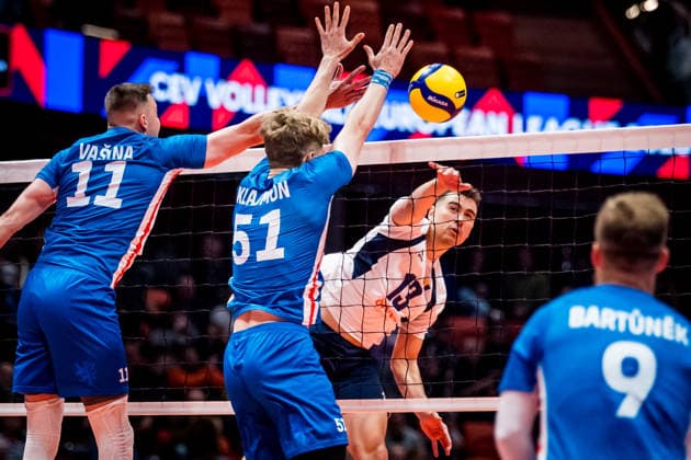 L-R Lukas Vasina, Jakub Klajmon (both CZE) and Andrej Ristic (BIH) in action during the European Volleyball League match Bosnia and Herzegovina vs. Czech Republic, in Jihlava, June 12, 2026. (CTKxPhoto JaroslavxSvoboda) CTKPhotoP2026061207869  CTKPhotoP2026061207869