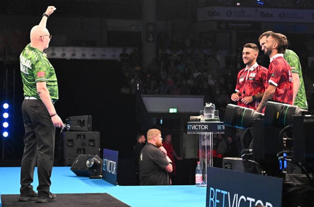 12.06.2026, xhbx, Dart World Cup of Darts 2026, v.l. JMickey Mansell (Irland), , Craig Galliano (Gibraltar), William O Connor (Irland), Justin Hewitt (Gibraltar) (DFL DFB REGULATIONS PROHIBIT ANY USE OF PHOTOGRAPHS as IMAGE SEQUENCES and or QUASI-VIDEO) Frankfurt