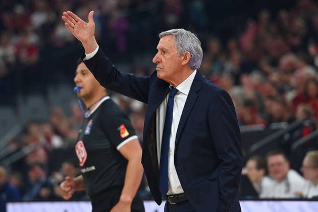 Trainer Svetislav PESIC (FCB), Gestik,gibt Anweisungen, Einzelbild,angeschnittenes Einzelmotiv,Halbfigur,halbe Figur,. Basketball BBL,Saison 2025 2026 Play Off Finale Spiel 1, FC Bayern Muenchen - Alba Berlin am 12.06.2026 S A P G A R D EN