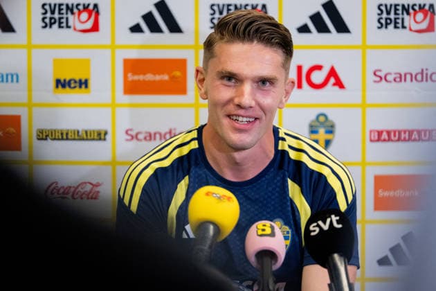 260612 Viktor Gyökeres of the Swedish men s national football team in the mixed zone after a training session during day 2 of the FIFA World Cup, WM, Weltmeisterschaft, Fussball 2026 on June 12, 2026 in Dallas. Photo: Petter Arvidson BILDBYRAN kod PA PA1230 fotboll football soccer fotball vm fotbolls-vm fotball-vm fotbolls-vm 2026 fifa world cup 2026 mixed zone sverige sweden sverige a day 2 bbeng