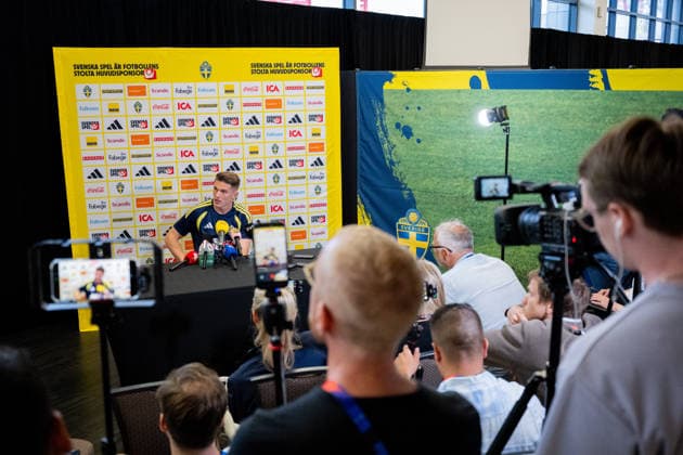 260612 Viktor Gyökeres of the Swedish men s national football team in the mixed zone after a training session during day 2 of the FIFA World Cup, WM, Weltmeisterschaft, Fussball 2026 on June 12, 2026 in Dallas. Photo: Petter Arvidson BILDBYRAN kod PA PA1230 fotboll football soccer fotball vm fotbolls-vm fotball-vm fotbolls-vm 2026 fifa world cup 2026 mixed zone sverige sweden sverige a day 2 bbeng