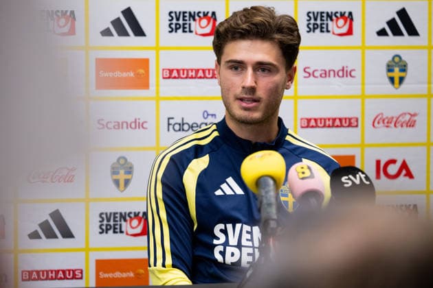 260612 Besfort Zeneli of the Swedish men s national football team in the mixed zone after a training session during day 2 of the FIFA World Cup, WM, Weltmeisterschaft, Fussball 2026 on June 12, 2026 in Dallas. Photo: Petter Arvidson BILDBYRAN kod PA PA1230 fotboll football soccer fotball vm fotbolls-vm fotball-vm fotbolls-vm 2026 fifa world cup 2026 mixed zone sverige sweden sverige a day 2 bbeng