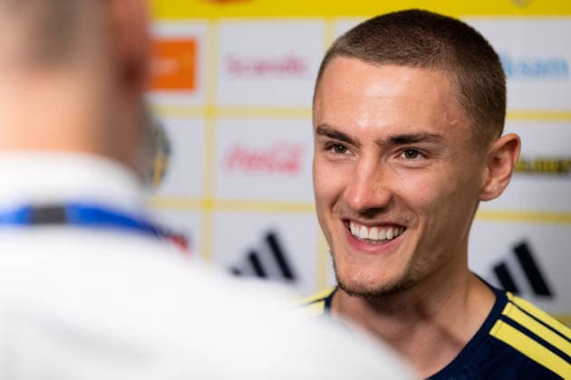 260612 Gustaf Lagerbielke of the Swedish men s national football team in the mixed zone after a training session during day 2 of the FIFA World Cup, WM, Weltmeisterschaft, Fussball 2026 on June 12, 2026 in Dallas. Photo: Petter Arvidson BILDBYRAN kod PA PA1230 fotboll football soccer fotball vm fotbolls-vm fotball-vm fotbolls-vm 2026 fifa world cup 2026 mixed zone sverige sweden sverige a day 2 bbeng