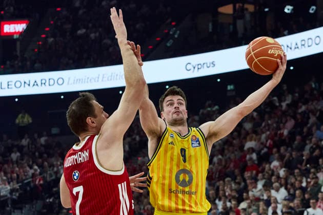 Deutsche Basketball Bundesliga (BBL), FC Bayern München Basketball vs ALBA Berlin, München FC Bayern Basketball, Berlin ALBA, 2026-06-12 in München (SAP Garden) MATTISSECK Jonas (ALBA Berlin Shooting Guard (SG) Nr9-BER9), VOIGTMANN Johannes (FC Bayern München Basketball Center (C) Nr7-FCBB7) sportworld München SAP Garden Bayern Deutschland