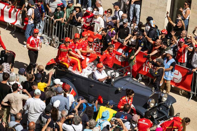 24 HEURES DU MANS 2026 - DRIVERS PARADE 51 PIER GUIDI Alessandro (ita), CALADO James (gbr), GIOVINAZZI Antonio (ita), Ferrari AF Corse, Ferrari 499P 51, Hypercar, portrait during the Drivers Parade of the 24 Hours of Le Mans 2026, 3rd round of the 2026 FIA World Endurance Championship, on June 12, 2026 in Le Mans, France - Le MansFrance  Copyright: xCharlyxLopezx
