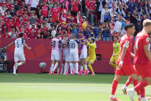 CAN, WM FIFA 2026, Vorrunde, Kanada vs Bosnien-Herzegowina 12.06.2026, Toronto Stadium, Toronto, CAN, WM FIFA 2026, Vorrunde, Kanada vs Bosnien-Herzegowina, im Bild Jovo Lukic (Bosnien) freut sich über das Tor zum 0:1.