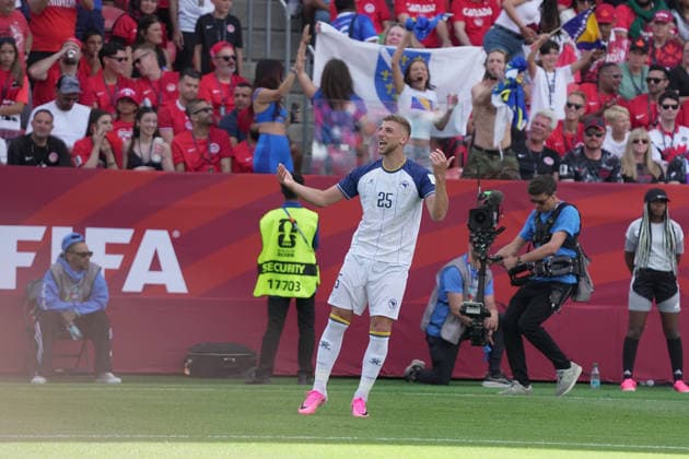 CAN, WM FIFA 2026, Vorrunde, Kanada vs Bosnien-Herzegowina 12.06.2026, Toronto Stadium, Toronto, CAN, WM FIFA 2026, Vorrunde, Kanada vs Bosnien-Herzegowina, im Bild Jovo Lukic (Bosnien) freut sich über das Tor zum 0:1.