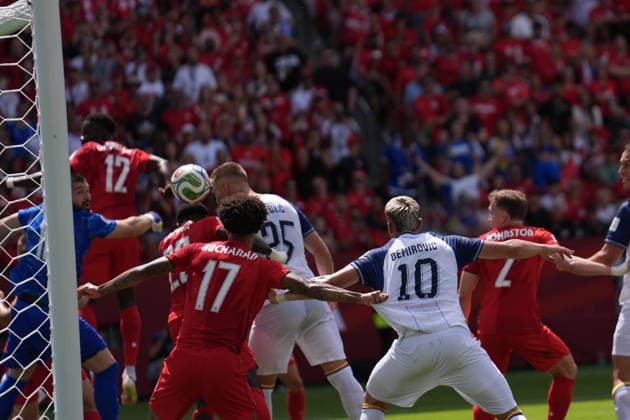 Sport Bilder des Tages Canada v Bosnia and Herzegovina - FIFA World Cup, WM, Weltmeisterschaft, Fussball 2026 - Group B TORONTO, CANADA - JUNE 12: Jovo Lukic (25) of Bosnia and Herzegovina scores a goal during the 2026 FIFA World Cup First Stage Group B match between Canada and Bosnia and Herzegovina at Toronto Stadium (BMO Field) in Toronto, Ontario, Canada on June 12, 2026. Mert Alper Dervis Anadolu Ontario Canada. Editorial use only. Please get in touch for any other usage.  Copyright: x2026xAnadoluxMertxAlperxDervisx
