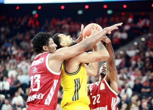 in der MItte Norris AGBAKOKO (Berlin), Basketball, He-Bundesliga, 2025 26, Finale 1. Spiel, FC Bayern Basketball vs Alba Berlin, SAP Garden, 12.06.26,