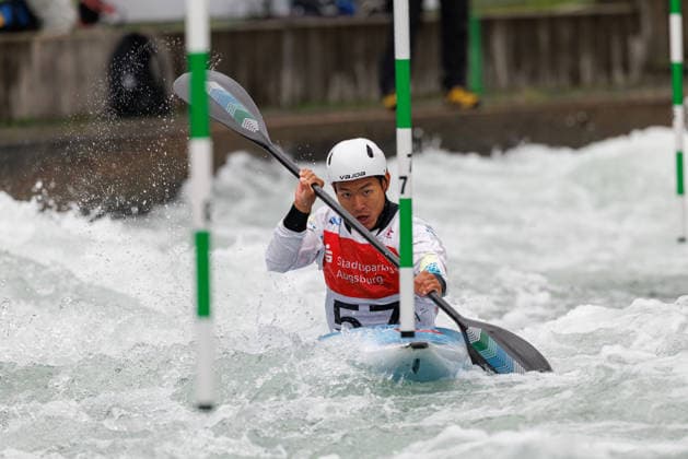 Zhaoshan Hu (CHN) bei ICF CANOE SLALOM WORLD CUP, Kanusport, Männer, Kajak, 2026, am 12.06.2026 in Augsburg, Eiskanal. Bayern Deutschland