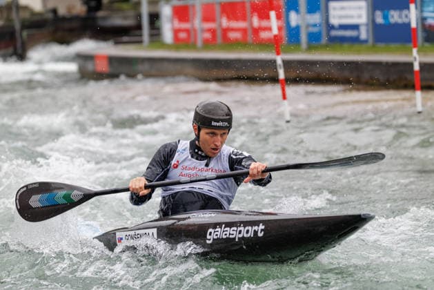 Adam Gonsenica (SVK) bei ICF CANOE SLALOM WORLD CUP, Kanusport, Männer, Kajak, 2026, am 12.06.2026 in Augsburg, Eiskanal. Bayern Deutschland
