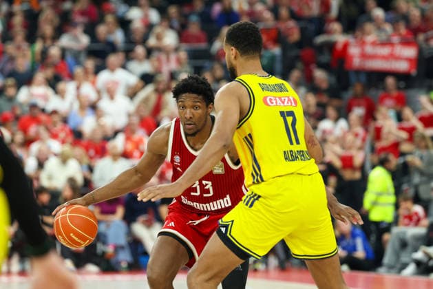 Andreas Obst (FC Bayern Basketball, 13) mit Norris Agbakoko (Alba Berlin, 17), GER, FC Bayern Basketball vs. Alba Berlin, Basketball, easycredit Basketball Bundesliga, Playoffs, Finale, Spiel 1, Saison 2025 2026, 12.06.2026, GER, FC Bayern Basketball vs. Alba Berlin, Basketball, easycredit Basketball Bundesliga, Playoffs, Finale, Spiel 1, Saison 2025 2026, 12.06.2026 Muenchen