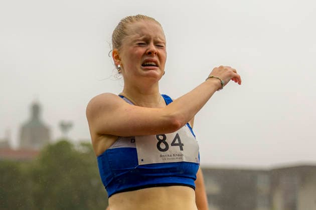 Ingolstadt, Deutschland 12. Juni 2026: Leichtathletik - MTV Meet-IN 2026 Im Bild: Annika Kraus (LG Donau-Ries) unzufrieden nach ihrem Zieleinlauf über 400 Meter MTV-Stadion Bayern