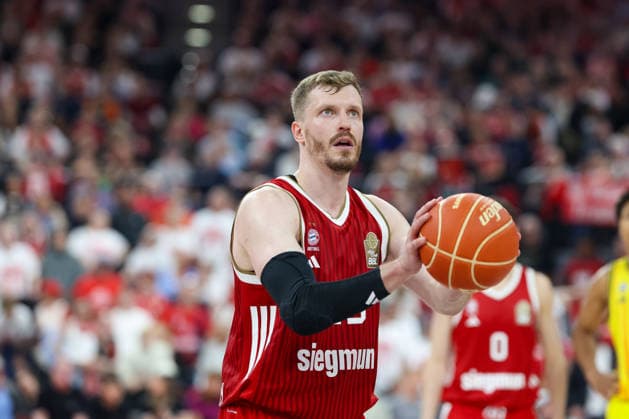 Andreas Obst (FC Bayern Basketball, 13) beim Freiwurf, GER, FC Bayern Basketball vs. Alba Berlin, Basketball, easycredit Basketball Bundesliga, Playoffs, Finale, Spiel 1, Saison 2025 2026, 12.06.2026, GER, FC Bayern Basketball vs. Alba Berlin, Basketball, easycredit Basketball Bundesliga, Playoffs, Finale, Spiel 1, Saison 2025 2026, 12.06.2026 Muenchen