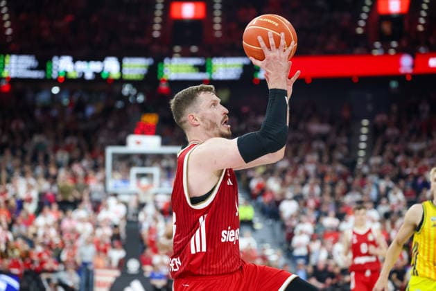Andreas Obst (FC Bayern Basketball, 13) mit Ball, GER, FC Bayern Basketball vs. Alba Berlin, Basketball, easycredit Basketball Bundesliga, Playoffs, Finale, Spiel 1, Saison 2025 2026, 12.06.2026, GER, FC Bayern Basketball vs. Alba Berlin, Basketball, easycredit Basketball Bundesliga, Playoffs, Finale, Spiel 1, Saison 2025 2026, 12.06.2026 Muenchen