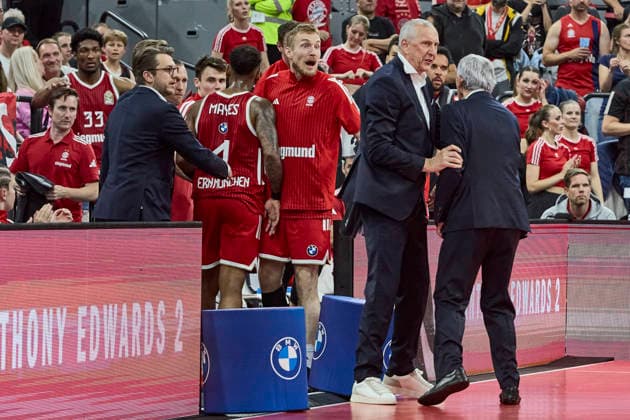 Deutsche Basketball Bundesliga (BBL), FC Bayern München Basketball vs ALBA Berlin, München FC Bayern Basketball, Berlin ALBA, 2026-06-12 in München (SAP Garden) PESIC SVETISLAV (FC Bayern München Basketball Headcoach FCBBHC), RATHAN-MAYES Xavier (FC Bayern München Basketball Shooting Guard (SG) Nr4-FCBB4) sportworld München SAP Garden Bayern Deutschland