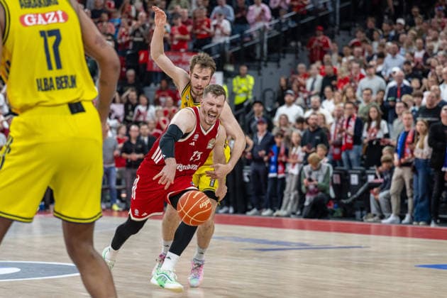 Andreas Obst 13 (FC Bayern Basketball) im Zweikampf, FC Bayern Basketball vs. Alba Berlin, BBL, Finale 1, 12.06.2026 Muenchen Bayern Deutschland