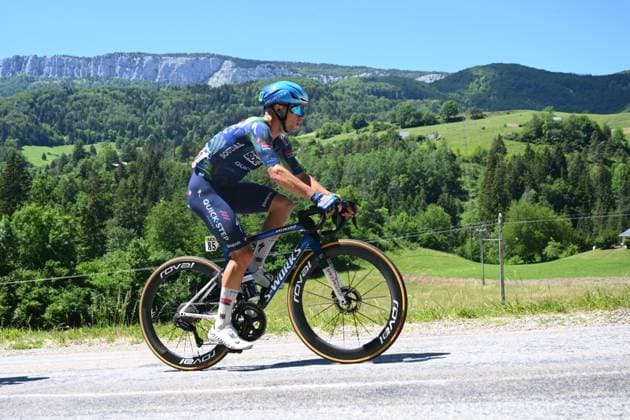Tour Auvergne - Rhone-Alpes 2026 Stage 6 CREST-VOLAND, FRANCE - JUNE 12 : Reinderink Pepijn (NED) of Soudal Quick-Step during stage 6 of the 78th edition of Tour Auvergne - Rhone-Alpes an UCI World Tour 2.UWT cycling road race stage for Men Elite of 182.3 km with start in Saint-Vulbas and finish in Crest-Voland on June 12, 2026 in Crest-Voland, France, 12 06 2026 ( Motordriver Guy De Vuyst - Crest-Voland France  Copyright: xVincentxKalutx