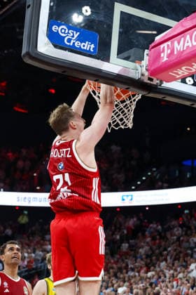 Dunk Justuz Hollatz (FC Bayern Basketball, 21), GER, FC Bayern Basketball vs. Alba Berlin, Basketball, easycredit Basketball Bundesliga, Playoffs, Finale, Spiel 1, Saison 2025 2026, 12.06.2026, GER, FC Bayern Basketball vs. Alba Berlin, Basketball, easycredit Basketball Bundesliga, Playoffs, Finale, Spiel 1, Saison 2025 2026, 12.06.2026 Muenchen