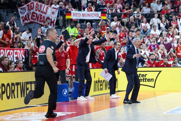 Svetislav Pesic (FC Bayern Basketball, Chef-Trainer) regt sich auf, Emotionen, GER, FC Bayern Basketball vs. Alba Berlin, Basketball, easycredit Basketball Bundesliga, Playoffs, Finale, Spiel 1, Saison 2025 2026, 12.06.2026, GER, FC Bayern Basketball vs. Alba Berlin, Basketball, easycredit Basketball Bundesliga, Playoffs, Finale, Spiel 1, Saison 2025 2026, 12.06.2026 Muenchen