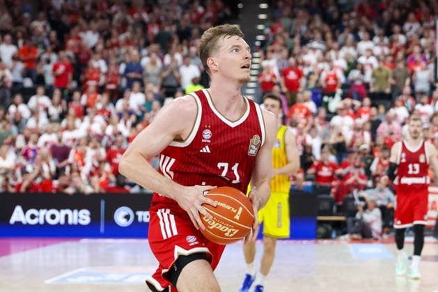 Justuz Hollatz (FC Bayern Basketball, 21) mit Ball, GER, FC Bayern Basketball vs. Alba Berlin, Basketball, easycredit Basketball Bundesliga, Playoffs, Finale, Spiel 1, Saison 2025 2026, 12.06.2026, GER, FC Bayern Basketball vs. Alba Berlin, Basketball, easycredit Basketball Bundesliga, Playoffs, Finale, Spiel 1, Saison 2025 2026, 12.06.2026 Muenchen